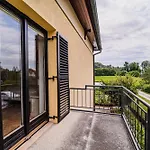 Parkside Haven With 4 Bedrooms & Free Parking Apartma *