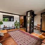 Parkside Haven With 4 Bedrooms & Free Parking *