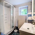 Parkside Haven With 4 Bedrooms & Free Parking 公寓 卢布尔雅那