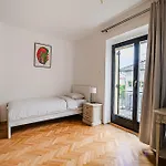 公寓 Parkside Haven With 4 Bedrooms & Free Parking *