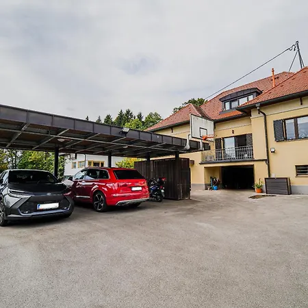 Parkside Haven With 4 Bedrooms & Free Parking Λιουμπλιάνα