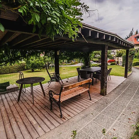 Parkside Haven With 4 Bedrooms & Free Parking Appartement Ljubljana