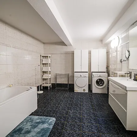 Parkside Haven With 4 Bedrooms & Free Parking * Ljubljana