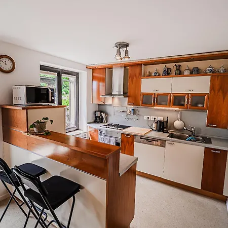 Parkside Haven With 4 Bedrooms & Free Parking Lubiana