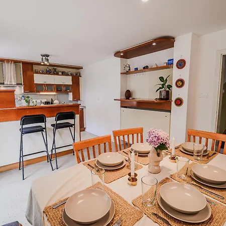 Parkside Haven With 4 Bedrooms & Free Parking * Ljubljana