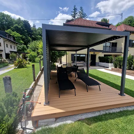 Parkside Haven With 4 Bedrooms & Free Parking Διαμέρισμα