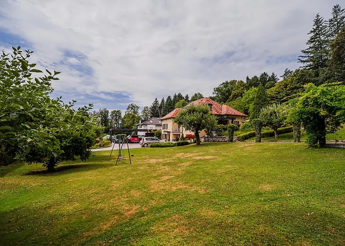 Apartment Parkside Haven With 4 Bedrooms & Free Parking Ljubljana