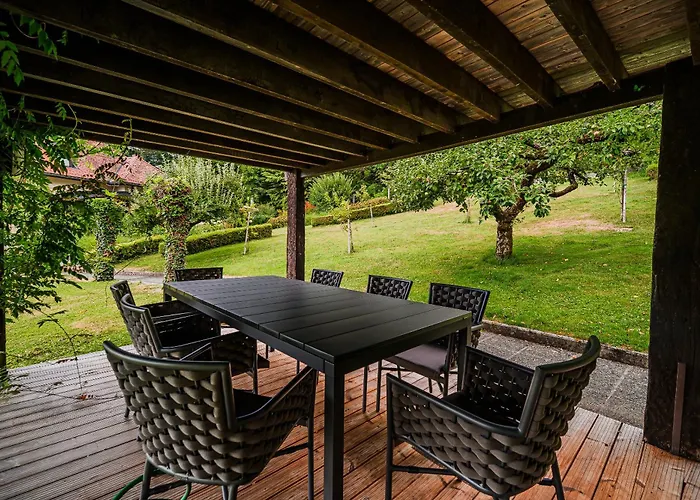 Apartment Parkside Haven With 4 Bedrooms & Free Parking *