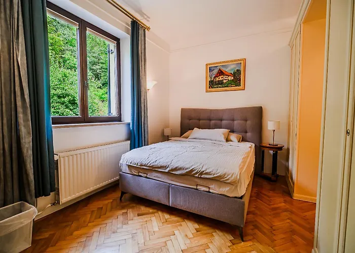 Parkside Haven With 4 Bedrooms & Free Parking * 류블랴나