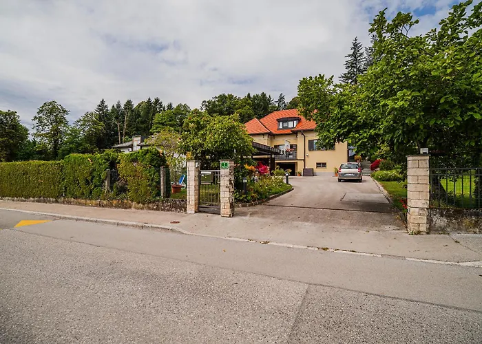 Parkside Haven With 4 Bedrooms & Free Parking * Ljubljana
