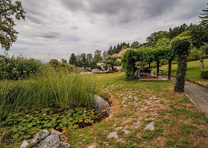 Apartment Parkside Haven With 4 Bedrooms & Free Parking Ljubljana