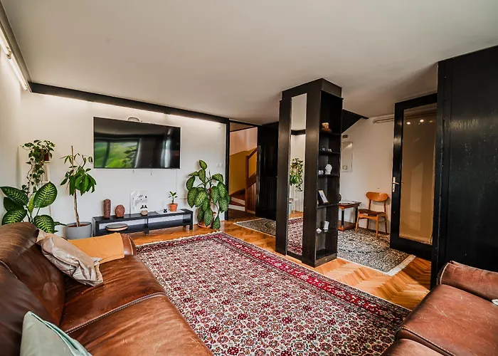 Parkside Haven With 4 Bedrooms & Free Parking *