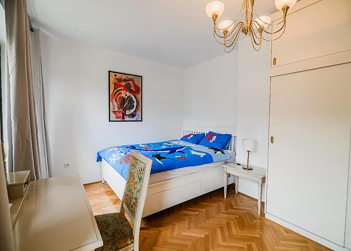 Parkside Haven With 4 Bedrooms & Free Parking Apartment *