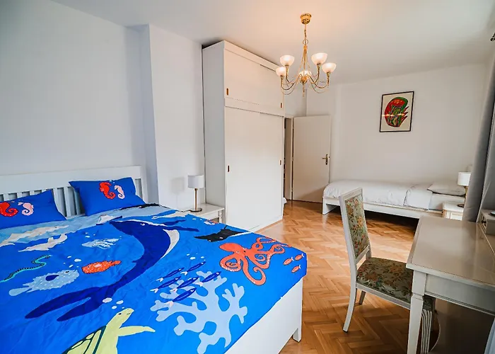 Parkside Haven With 4 Bedrooms & Free Parking Apartment *