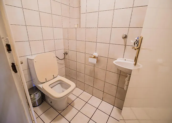 Parkside Haven With 4 Bedrooms & Free Parking 류블랴나