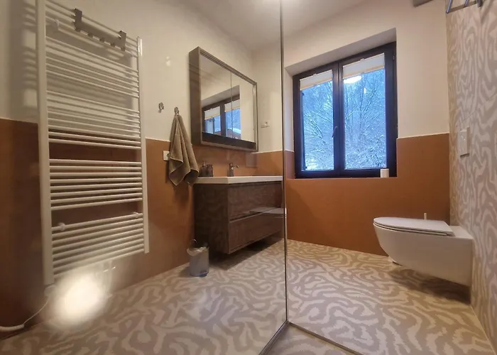 Apartment Parkside Haven With 4 Bedrooms & Free Parking Ljubljana