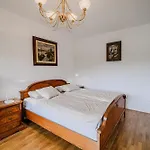 Parkside Haven With 4 Bedrooms & Free Parking *