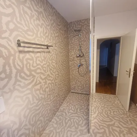 Apartman Parkside Haven With 4 Bedrooms & Free Parking Ljubljana